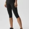 16" High-Waist Airbrush Capri - Black