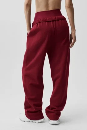 Accolade Straight Leg Sweatpant – Summer Romance Red