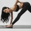 Airbrush Mid-Rise 7/8 Legging - Black