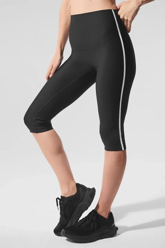 Airlift High-Waist Super Sleek Contrast Capri - Black/White