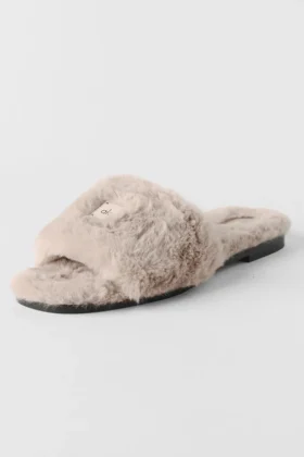 Alo Classico Faux Fur Sandal - Oat