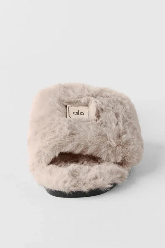 Alo Classico Faux Fur Sandal - Oat