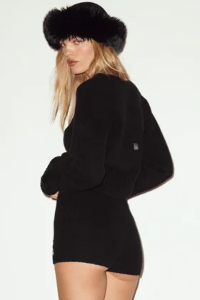 Cashmere Embrace Pullover – Black