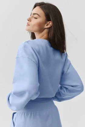 Cropped Accolade Crewneck – Light Provence Blue