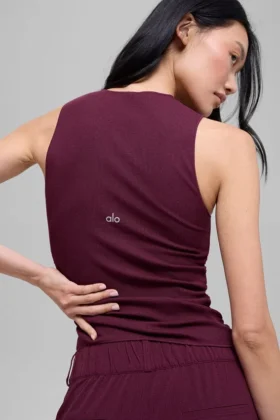 Ribbed En Pointe Tank – Burgundy