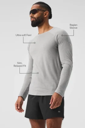 Triumph Long Sleeve Tee – Athletic Heather Grey