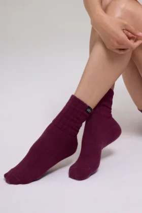 Unisex Half-Crew Scrunch Sock – Burgundy