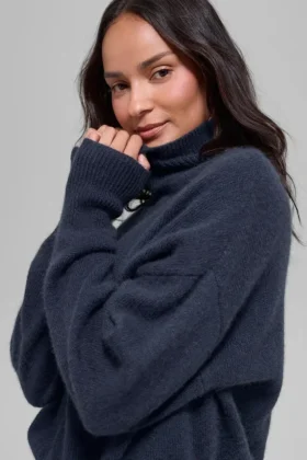 Wool Cashmere Cropped New Class Turtleneck Sweater – Navy